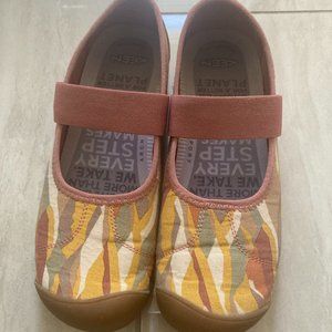 Keen Sienna Brick dust & Birch Mary Janes sz 7.5